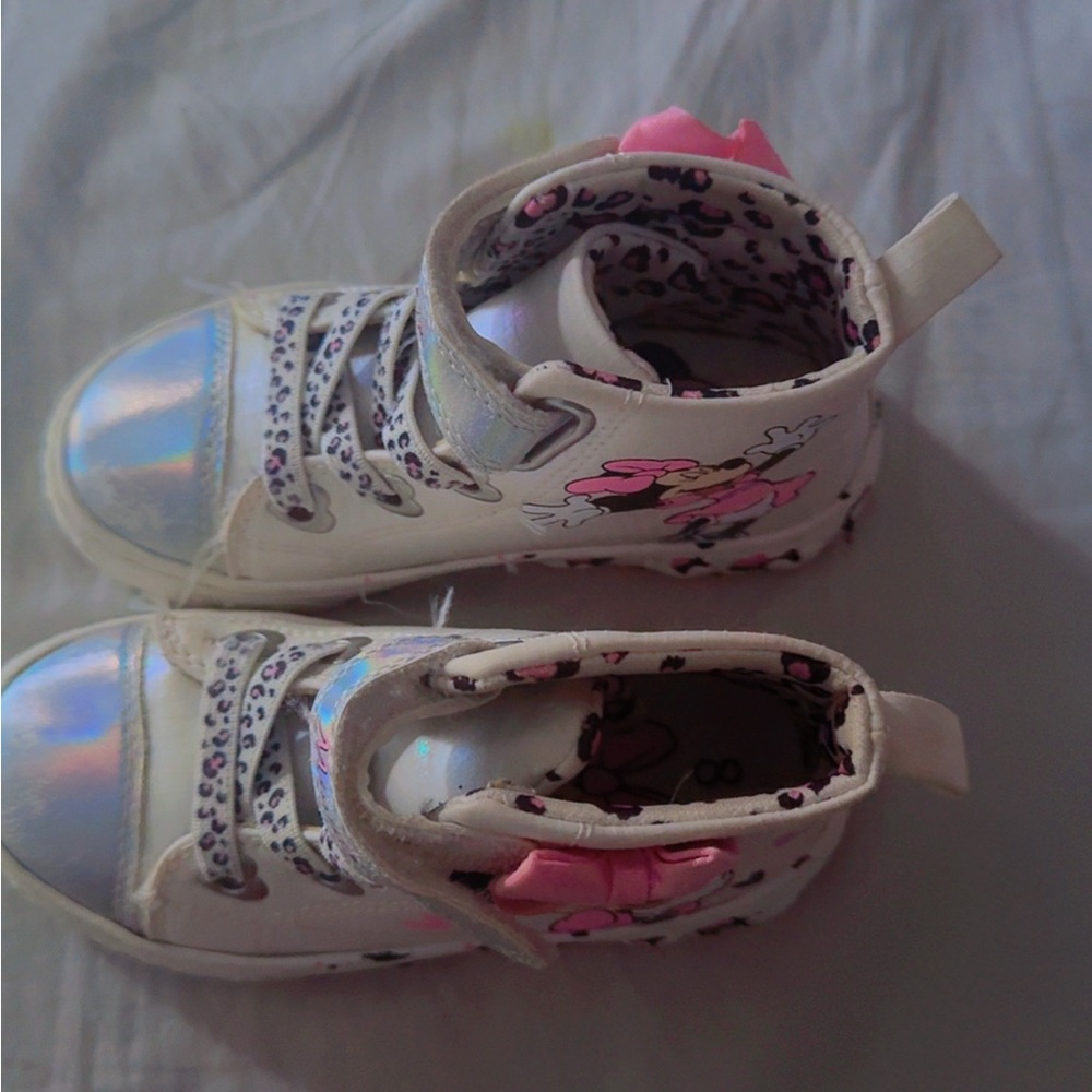 Shoes - Picture 5 of 6